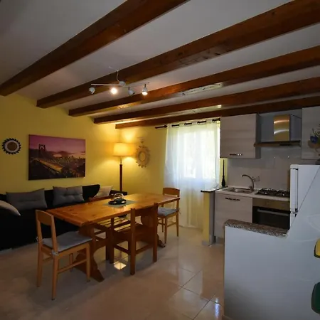 Apartment Francy 2 Piccola *
